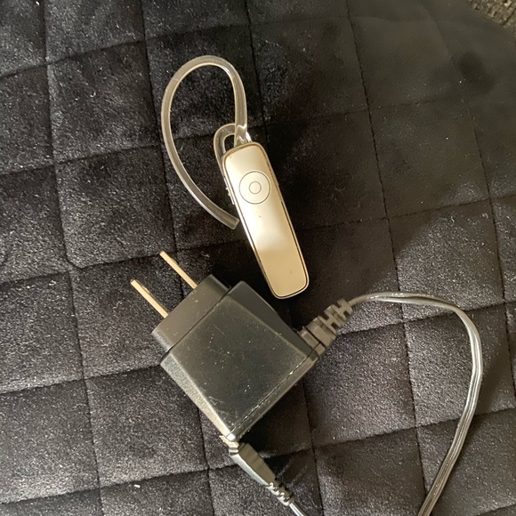 Bluetooth - Picture 1 of 1